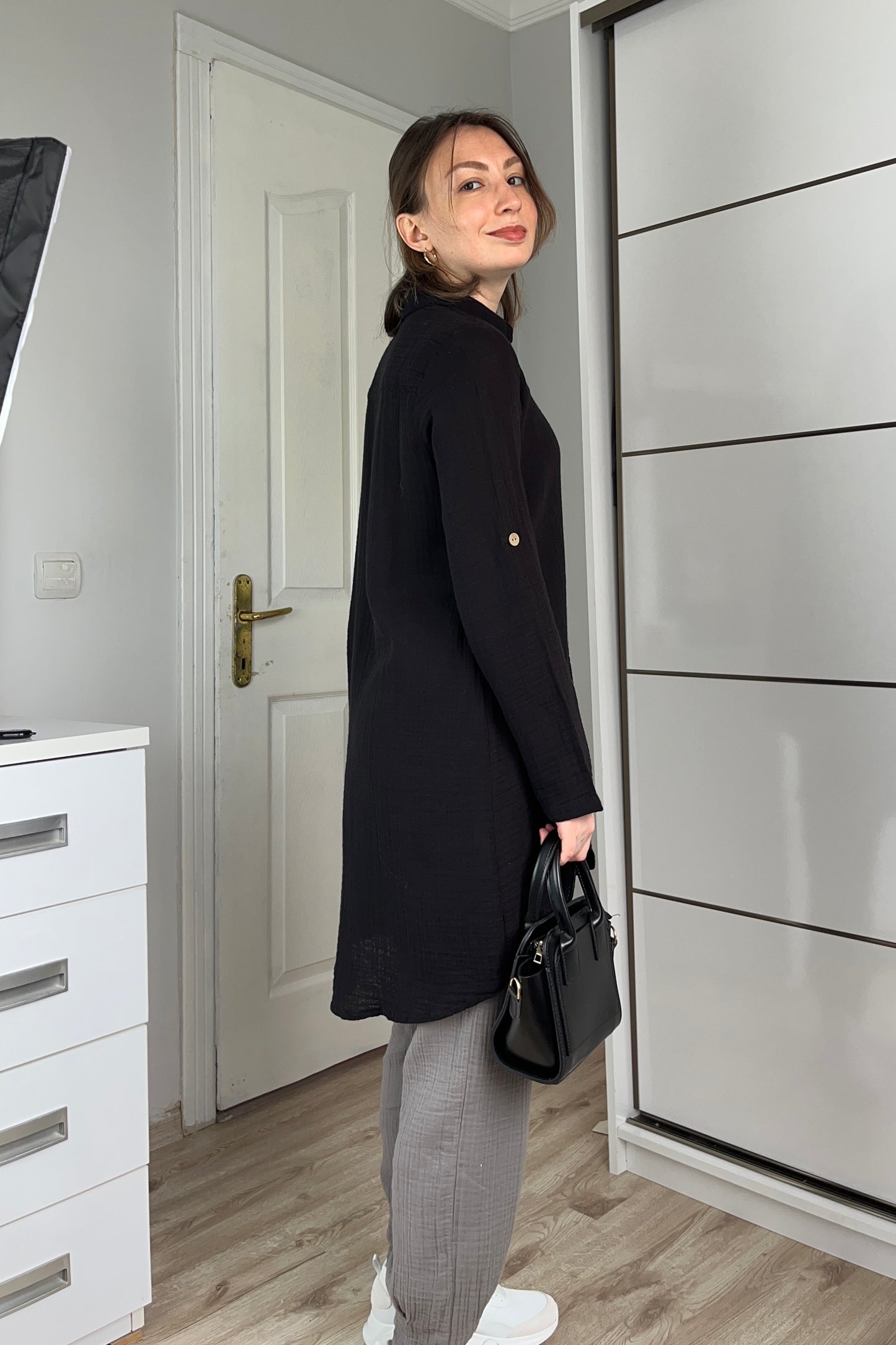 Uzun Katlanabilir Kol Yazlık Müslin Tunik Siyah